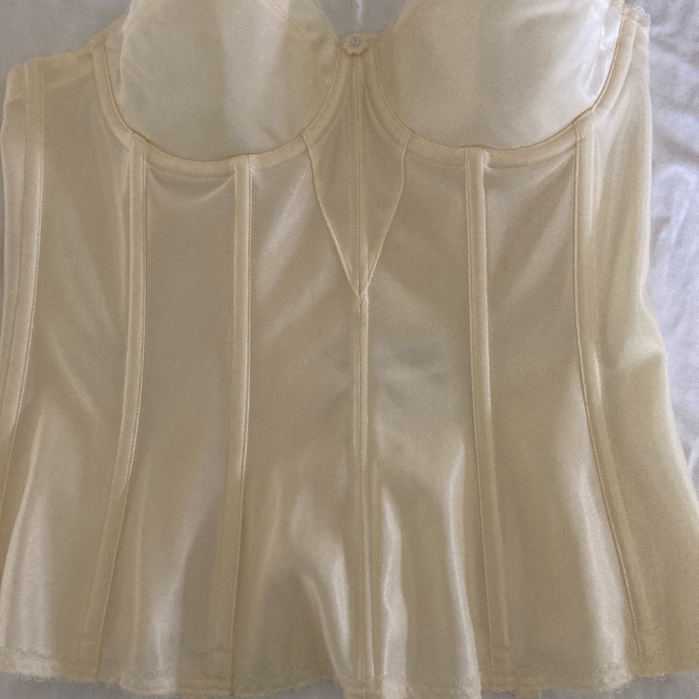 Women’s strapless bustier
